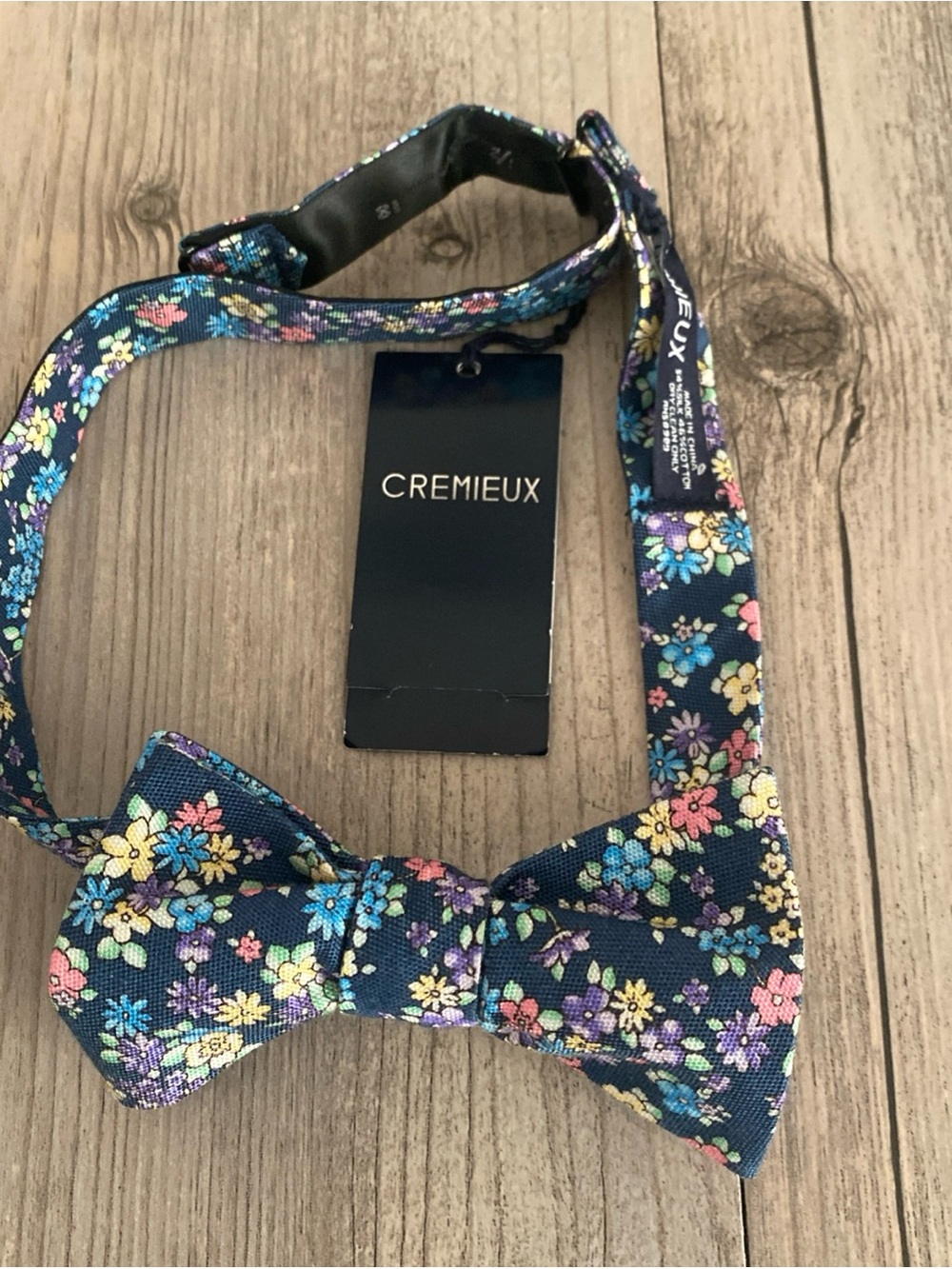 Daniel Cremieux Silk Blend Men’s Floral Adjustable Bow Tie NWT